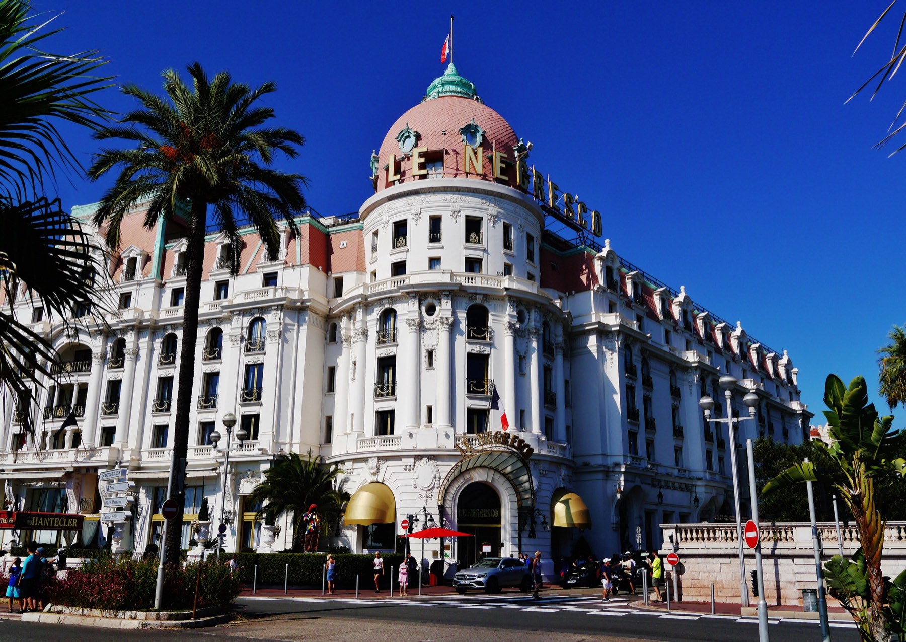 Hotel A Day